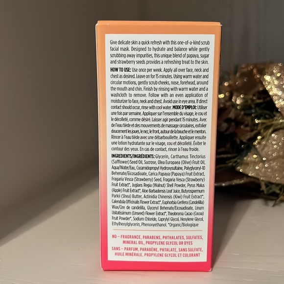 *New C'est Moi refreshing scrub/facial mask - Picture 3 of 5